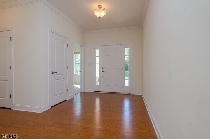 Property Photo:  9 Comstock Ln  NJ 08558 