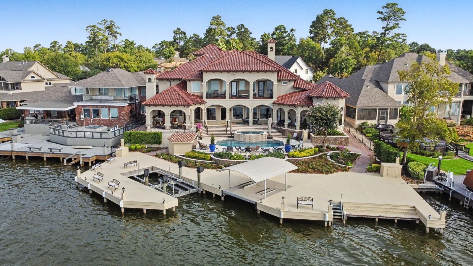 Property Photo:  116 W Shore Lane  TX 77356 