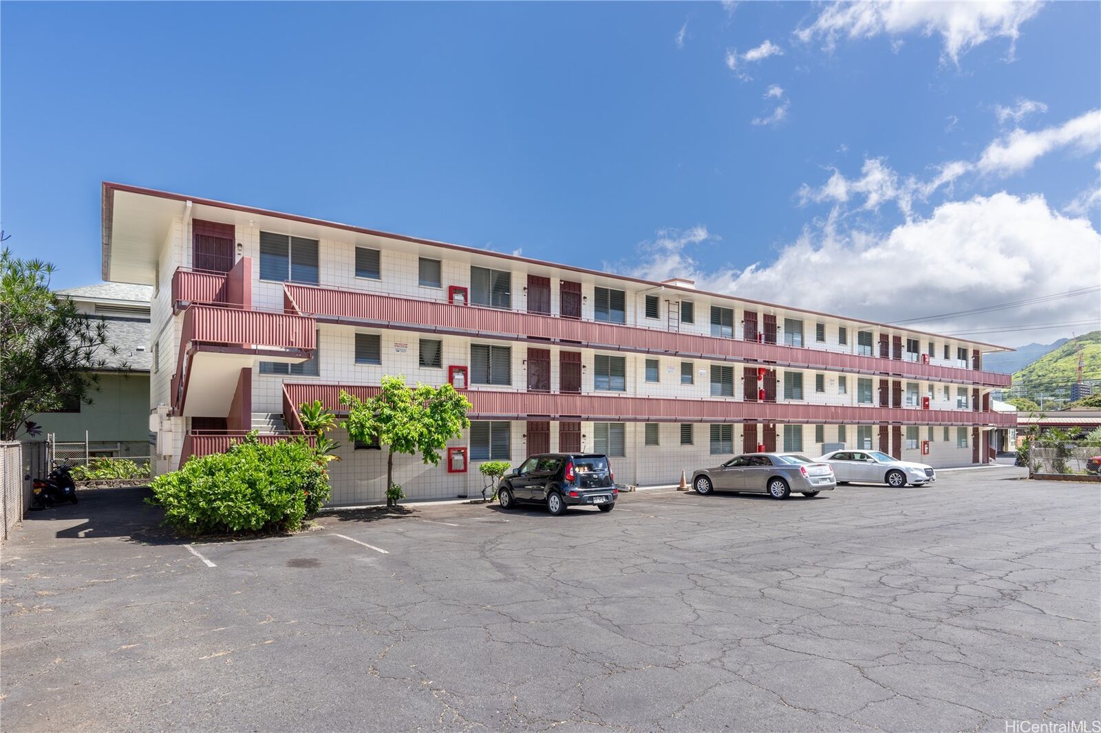Property Photo:  2717 S King Street  HI 96826 
