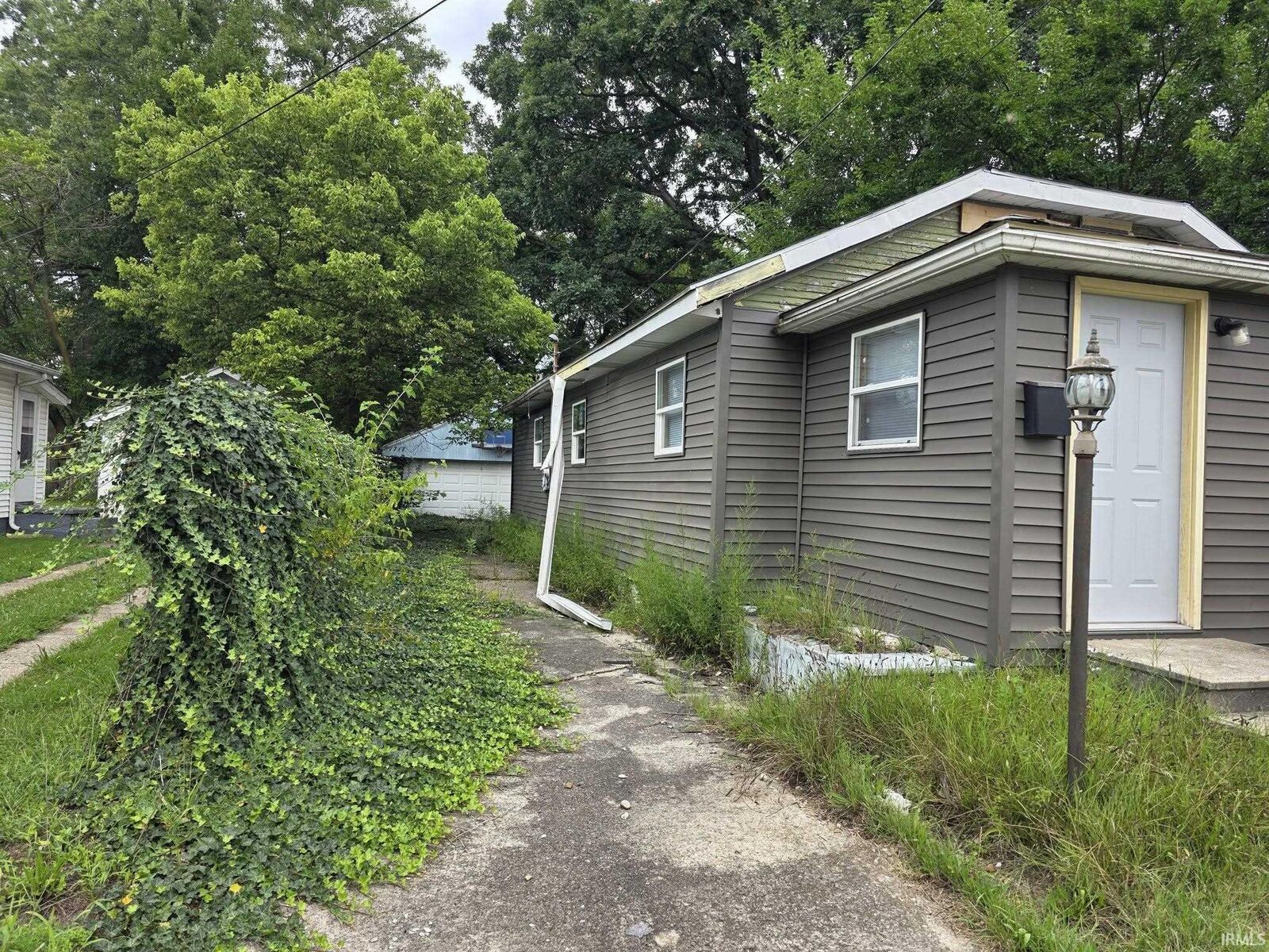 Property Photo: 1717 Robinson Street IN 46613