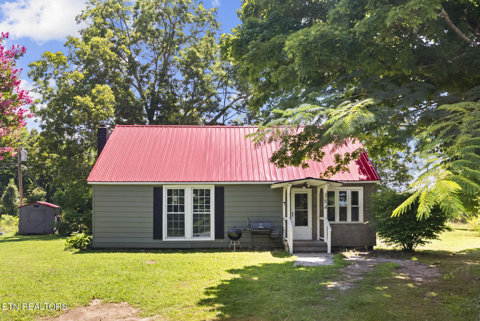 Property Photo: 384 Woodlee St TN 38585