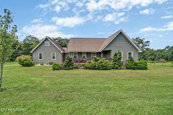 Property Photo:  7526 Dunbar Rd  TN 38572 