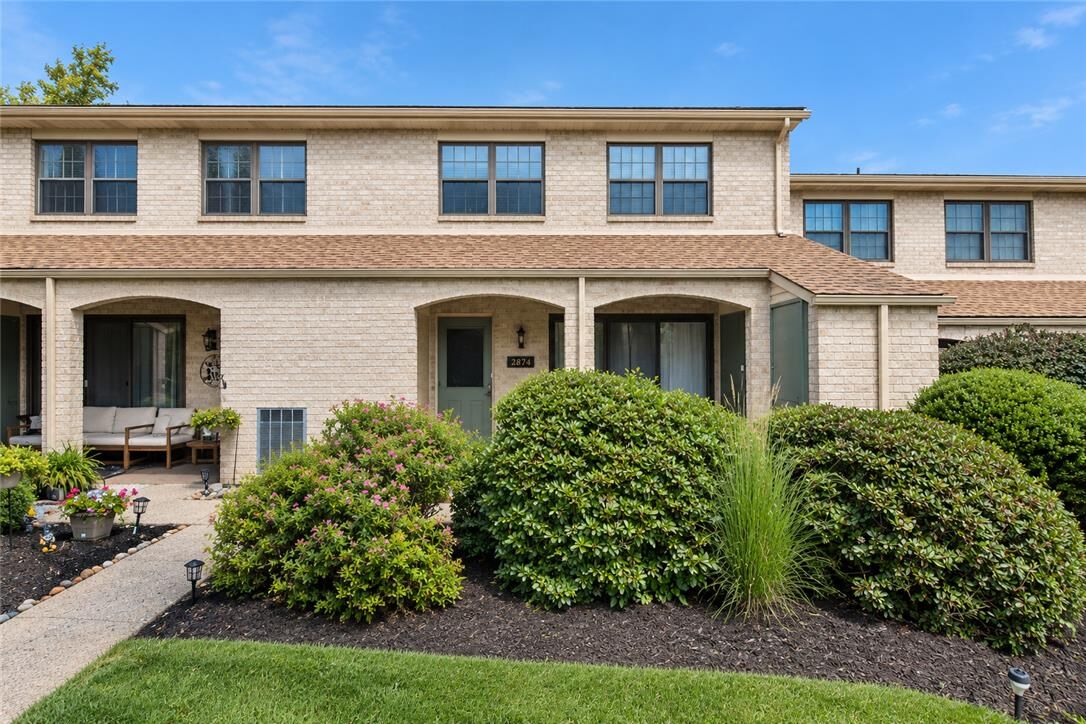 Property Photo:  2874 Aronimink Place  PA 18062 