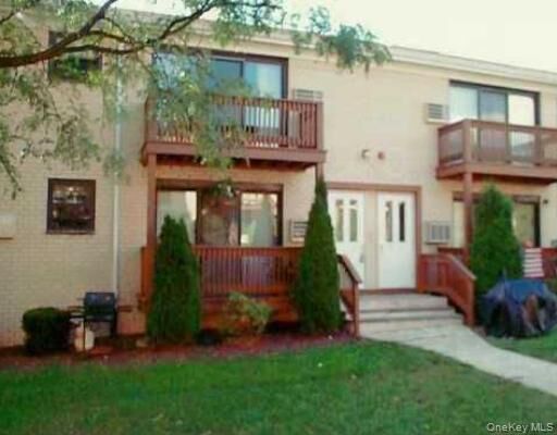 Property Photo:  175 Sneden Place 175  NY 10977 