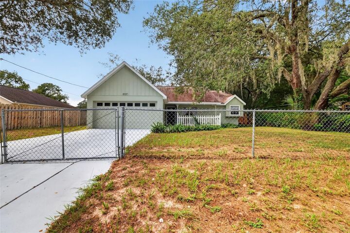 Property Photo: 40107 Oakridge Drive FL 32159