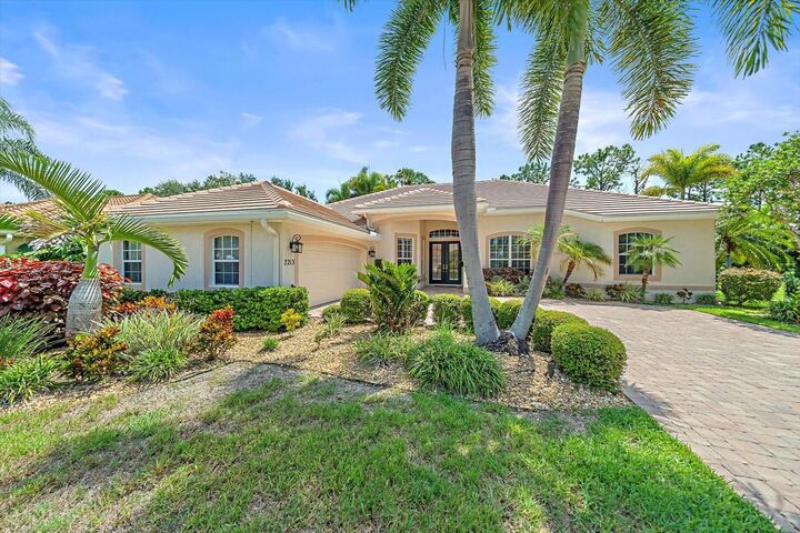 Property Photo:  7213 Southgate Court  FL 34243 