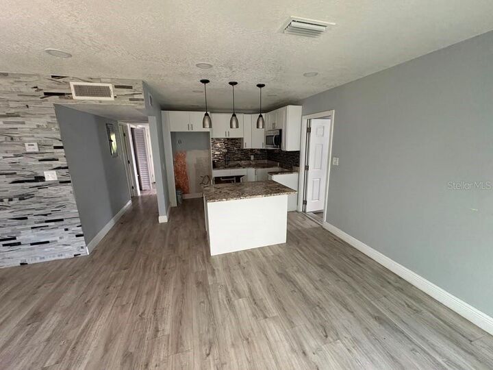 Property Photo: 3206 E Emma Street FL 33610