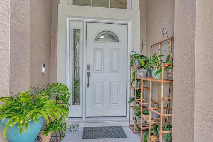 Property Photo:  501 Stone Briar Drive  FL 33570 