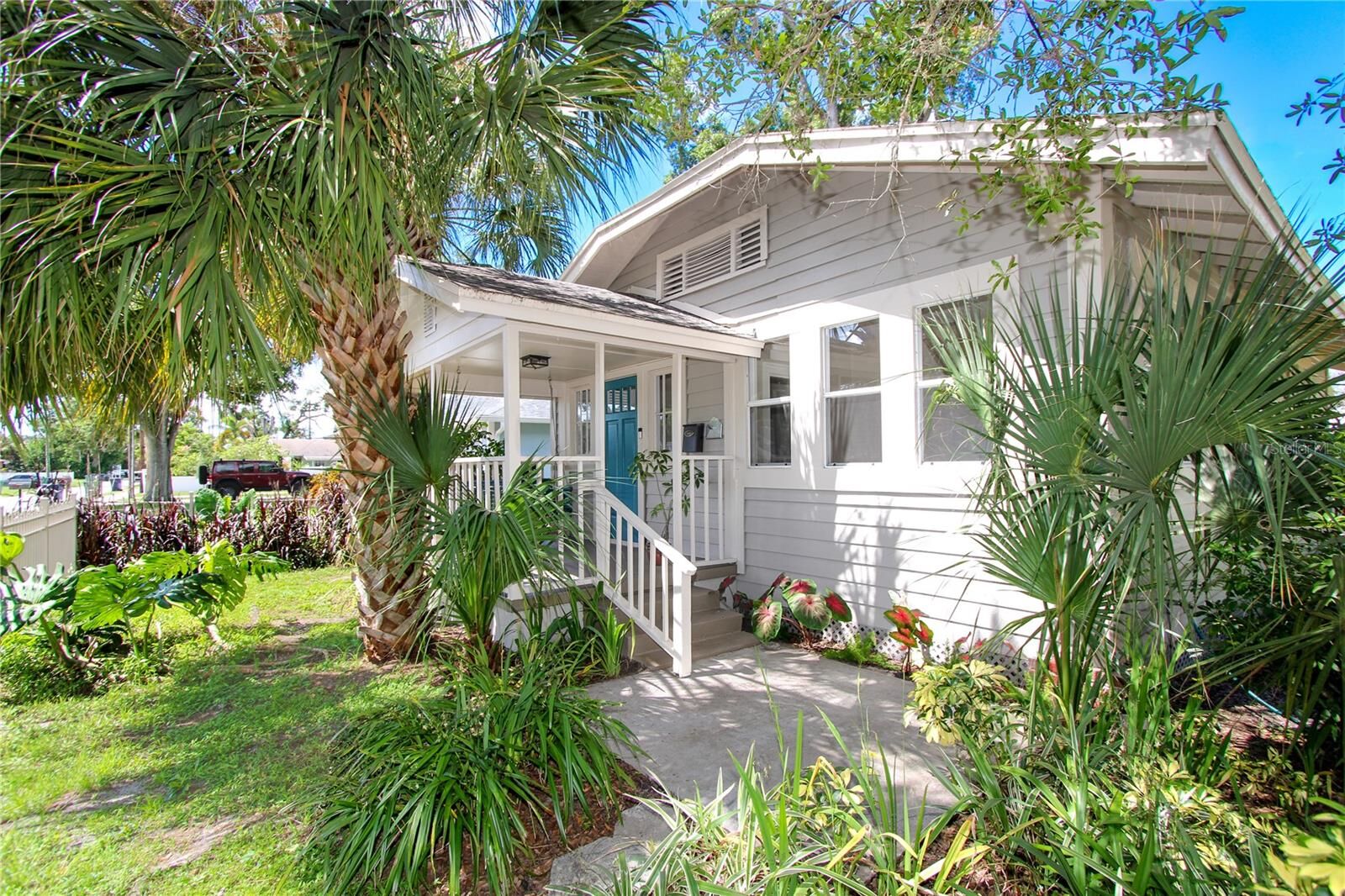 Property Photo:  3810 N Darwin Avenue  FL 33603 