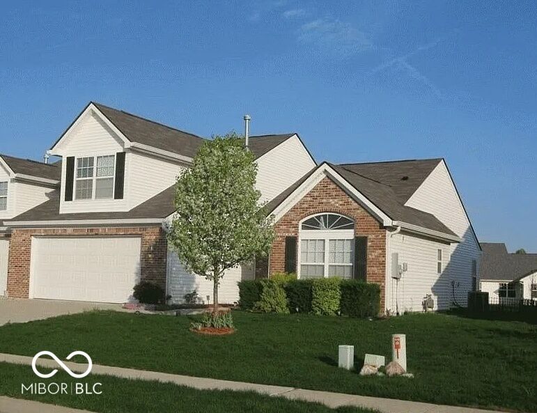 Property Photo:  1350 Hamilton Drive  IN 46143 