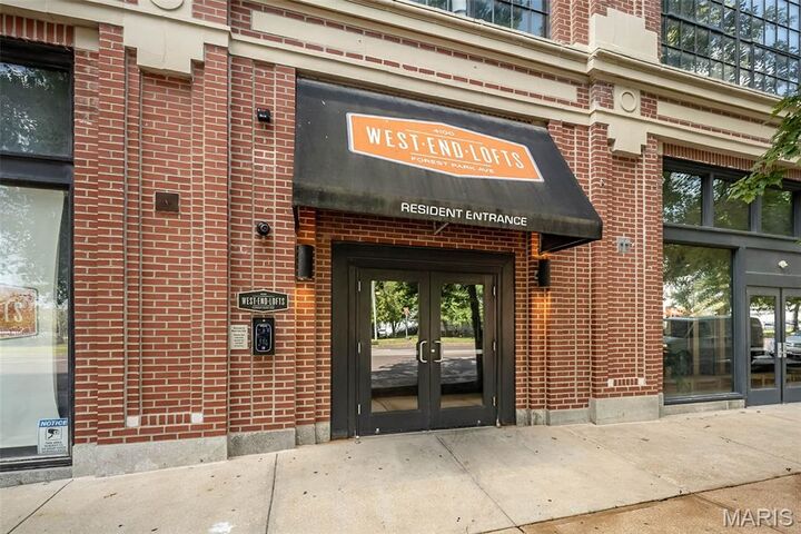 Property Photo: 4100 Forest Park Avenue 305 MO 63108