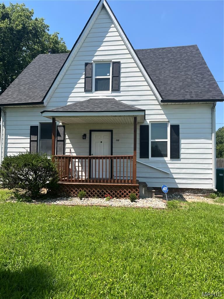 Property Photo:  713 Hartman Lane  IL 62269 