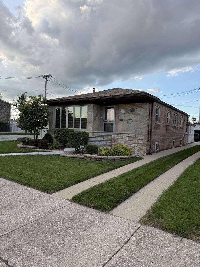 Property Photo:  6056 W 60th Street  IL 60638 