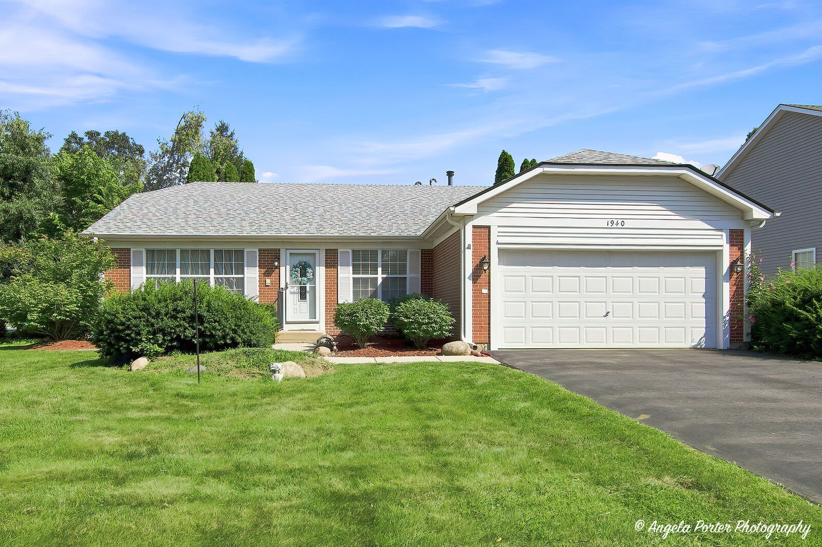 Property Photo: 1940 Honey Locust Drive IL 60102
