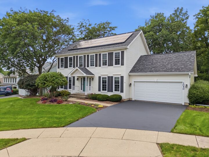 Property Photo:  1050 Hampshire Lane  IL 60120 