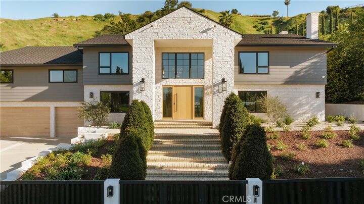 Property Photo:  4072 Alonzo Avenue  CA 91316 