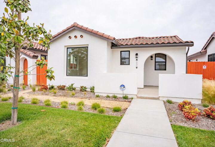 Property Photo:  1135 W 2nd Street  CA 93030 
