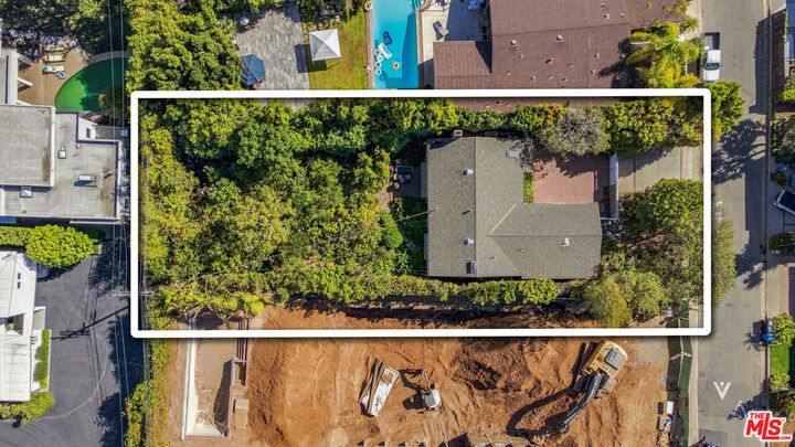 Property Photo:  376 N Bonhill Road  CA 90049 