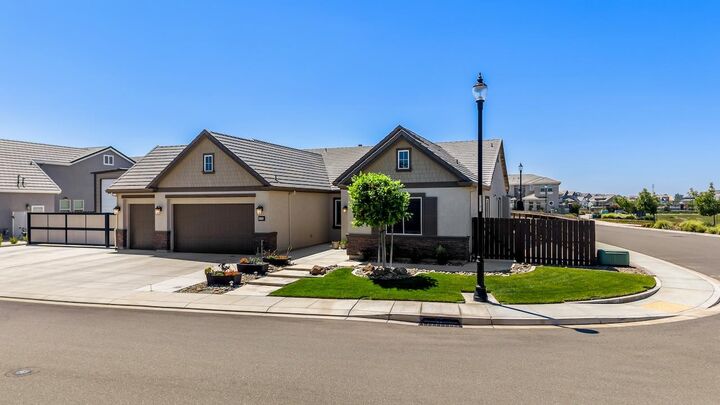 Property Photo:  2505 Chrysler Avenue  CA 95337 