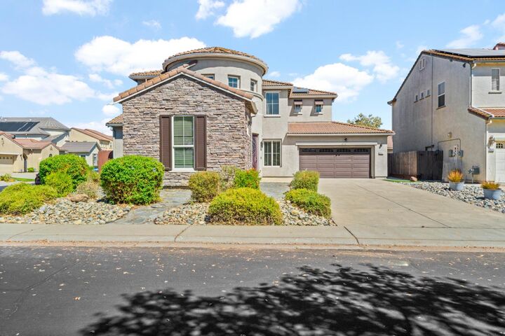 Property Photo:  6517 Vilamoura Way  CA 95757 