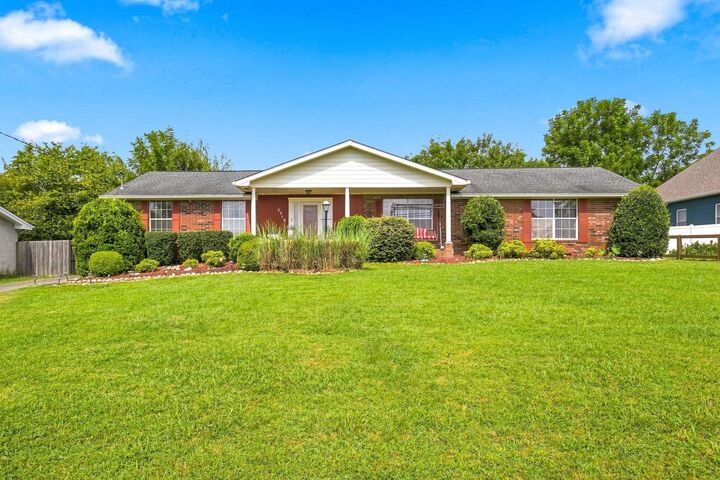 Property Photo:  2713 Eastland Ave  TN 37206 