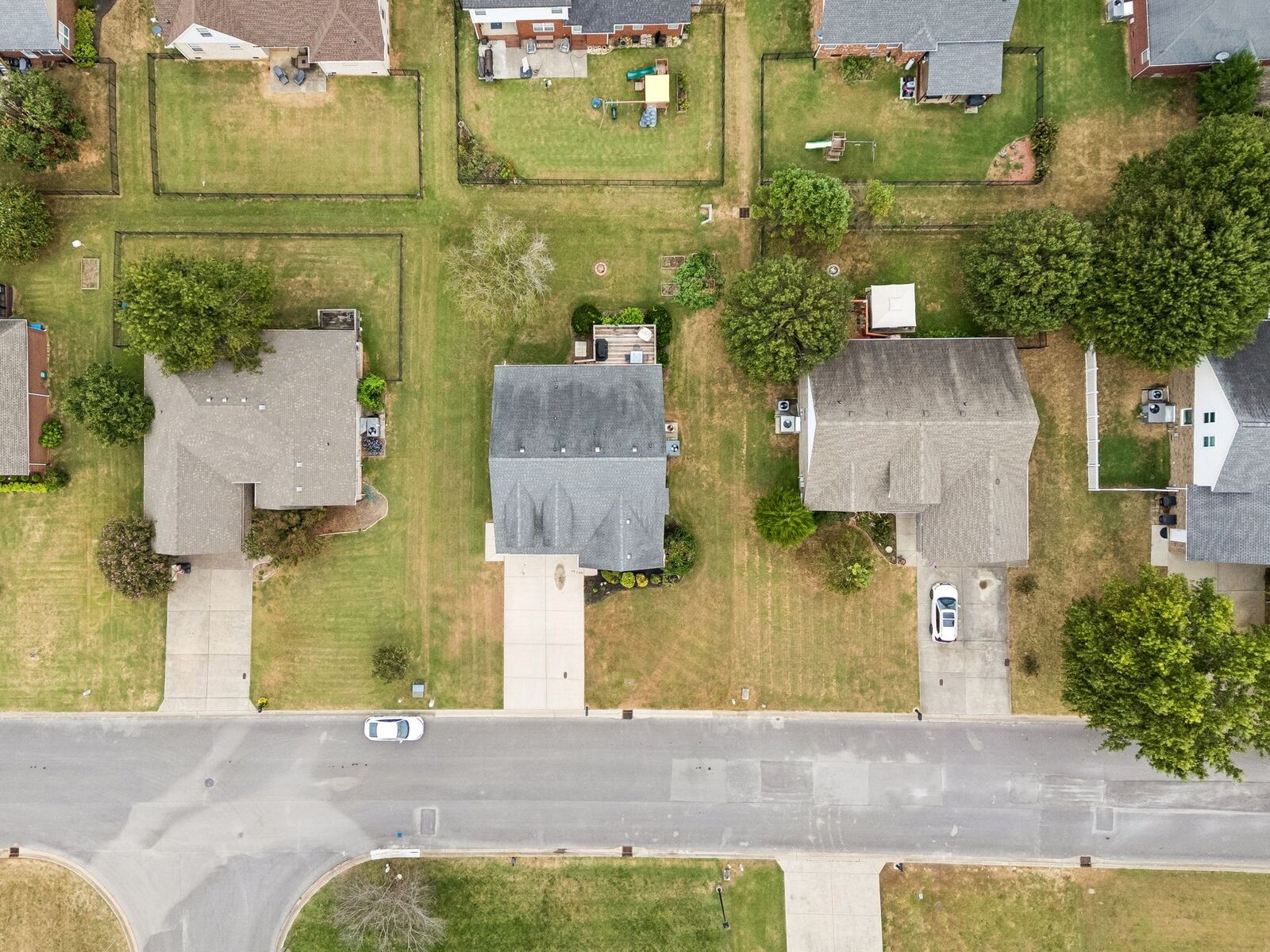Property Photo: 812 Renaissance Ave TN 37129