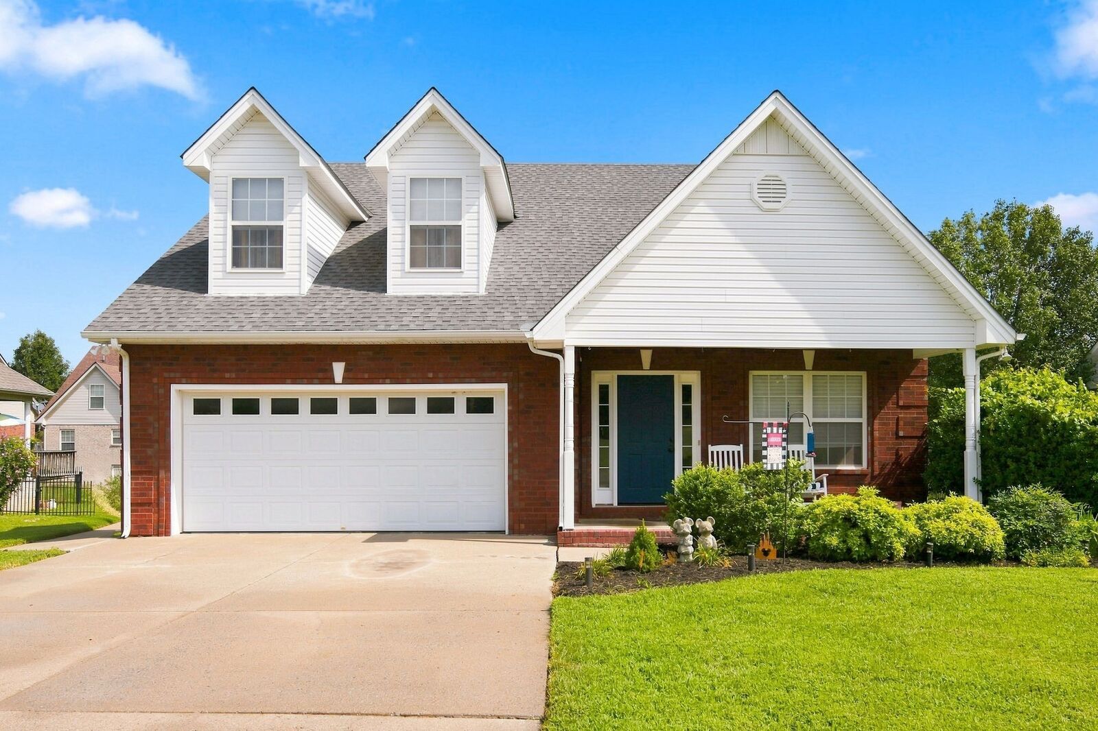 Property Photo: 812 Renaissance Ave TN 37129