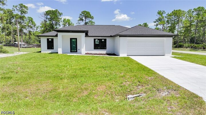 Property Photo: 1407 E 15th Street FL 33972