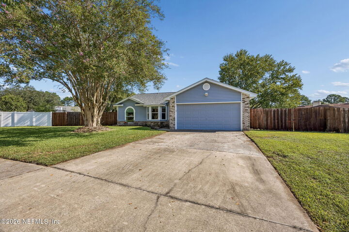 Property Photo:  2420 Cashmere Court  FL 32068 