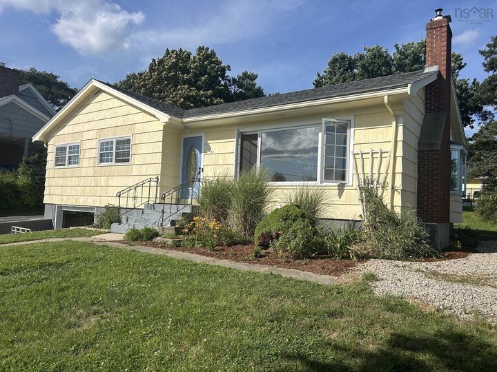 176 Green Street — photo 1