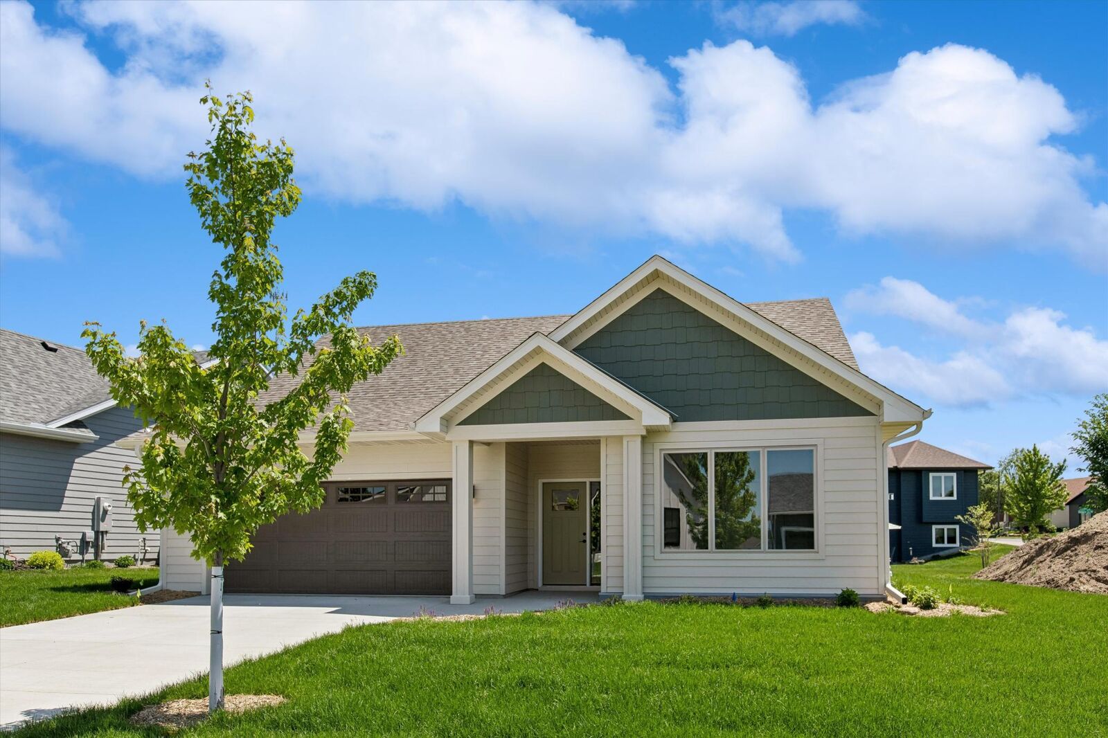 Property Photo: 2015 Erie Drive MN 55057
