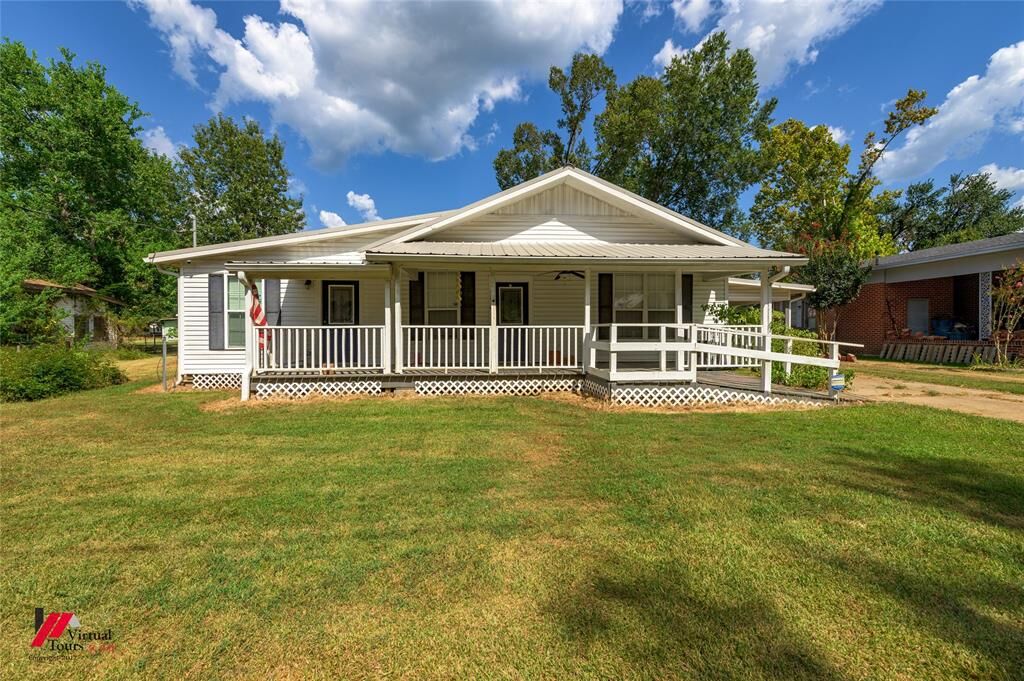 Property Photo: 1210 S Third LA 71247