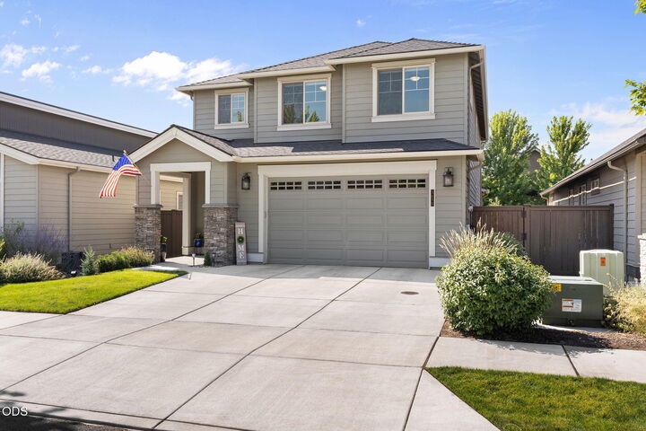 Property Photo: 3650 SW Badger Court OR 97756