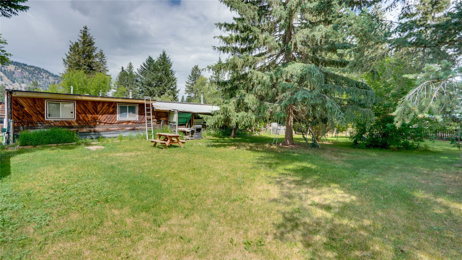 Property Photo: 686 Powell Road BC V0E 2G7