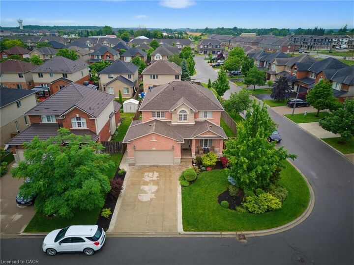 Property Photo: 73 Degrow Crescent ON L0R 1C0