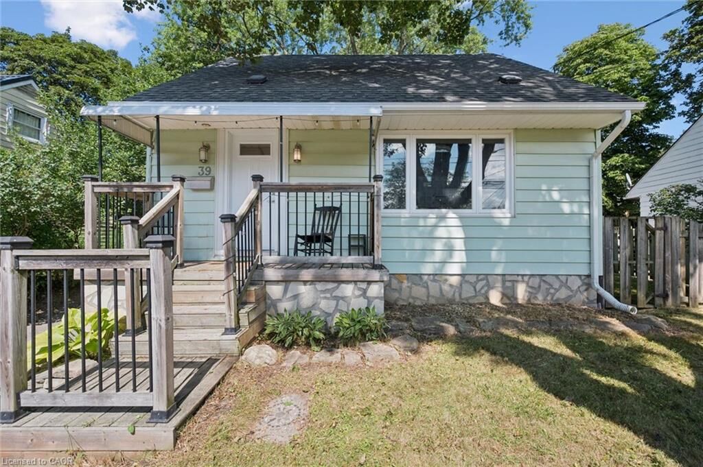 Property Photo: 39 Ridgewood Avenue ON N1H 6C3