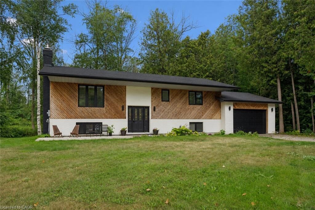 Property Photo:  27 Dawson Drive  ON N2Z 2X6 