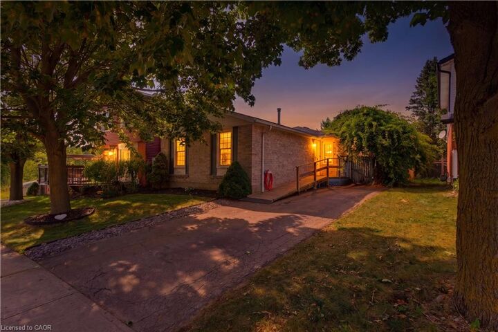 Property Photo:  431 West Acres Drive  ON N1K 1N2 