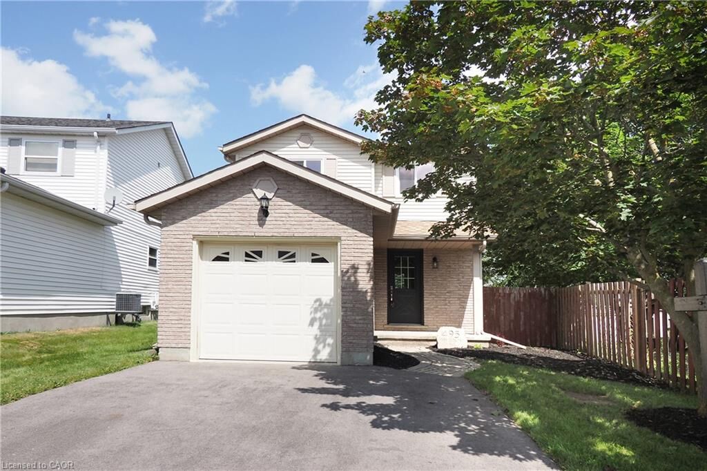 Property Photo: 495 Misty Crescent ON N2B 3V6