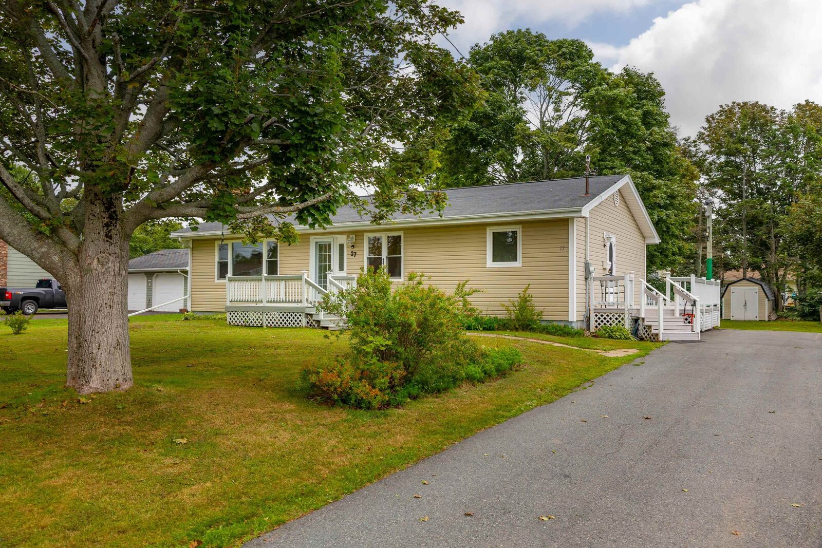 Property Photo:  17 Bolger Drive  PE C1A 7T2 