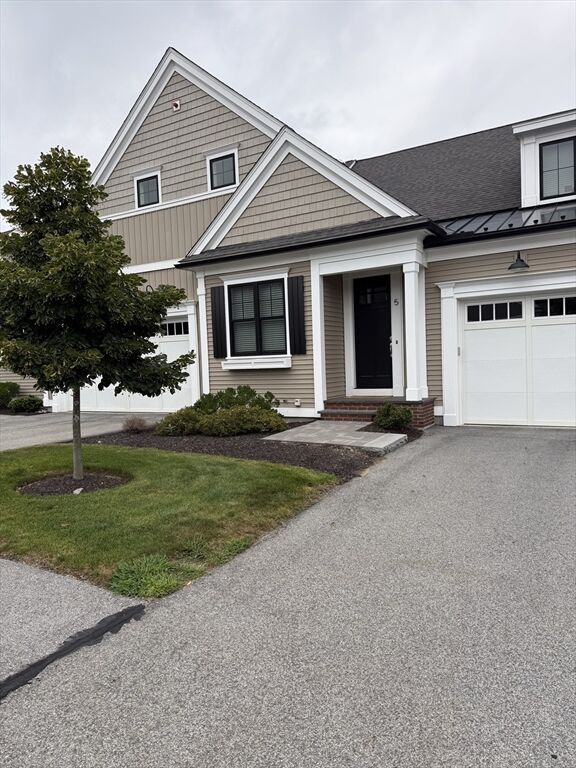 Property Photo: 5 Eagle Ln 5 MA 01701