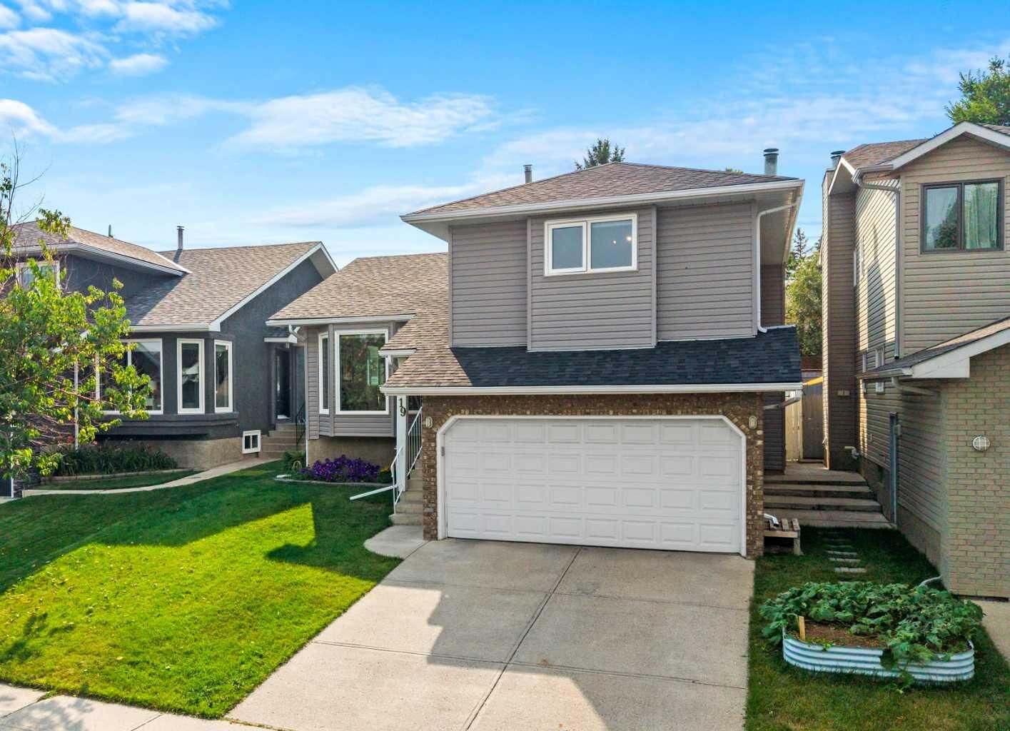 Property Photo: 19 Macewan Meadow Crescent NW AB T3K 3H6