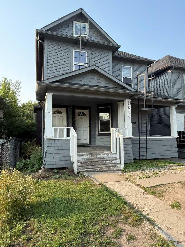 1617 12 Avenue SW — photo 1