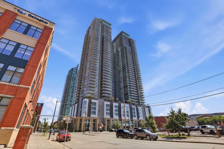 Property Photo:  1122 3 Street SE 1608  AB T2G 0E7 