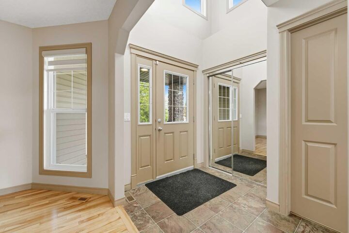 Property Photo: 137 Evanscove Circle NW AB T3P 0A2