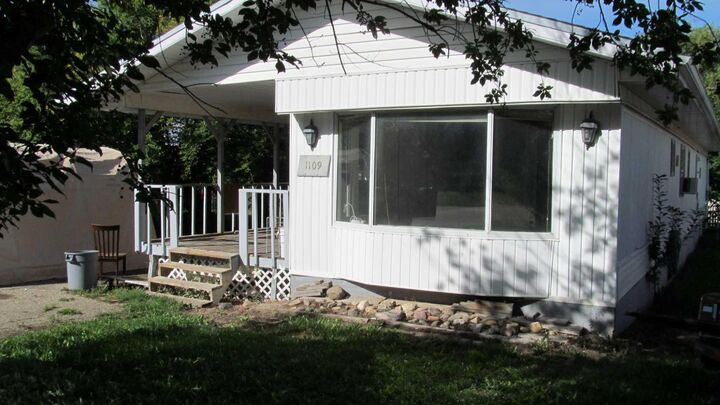 Property Photo:  1109 6th  AB T0H 0C0 
