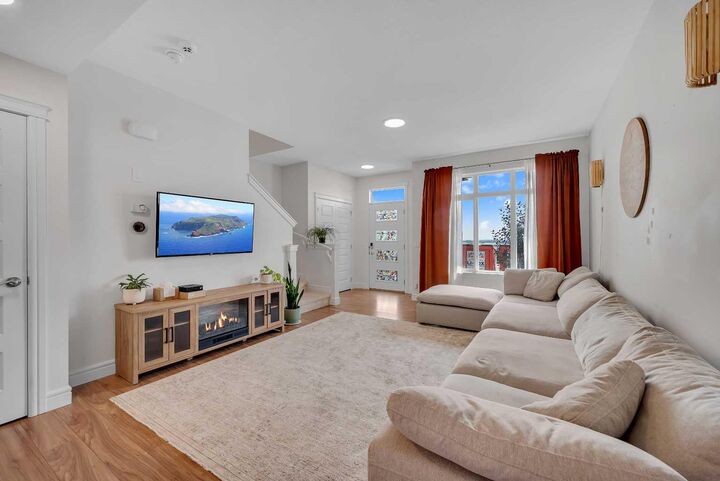 Property Photo: 250 Carrington Gate NW AB T3P 0C7