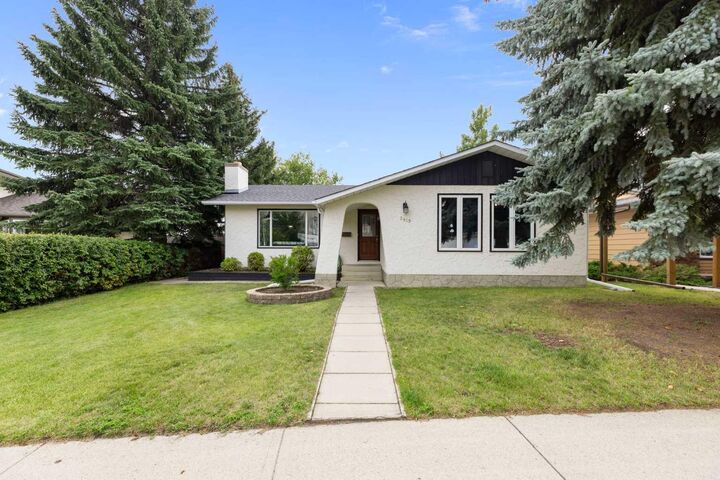 Property Photo: 8419 Silver Springs Road NW AB T3B 4A6