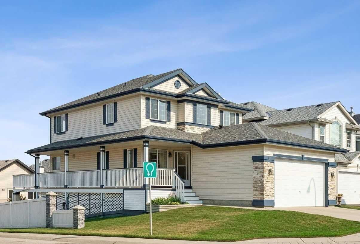 Property Photo: 41 Panorama Hills Way NW AB T3K 5H7