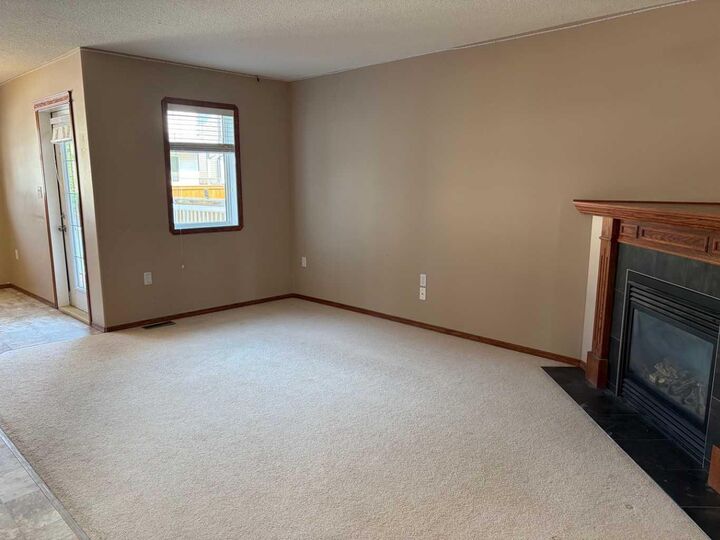 Property Photo: 197 Vista Road SE AB T1B 4Y4